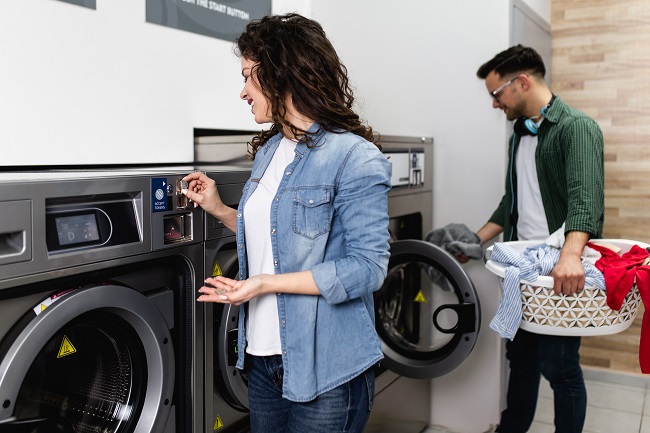 6 Reasons Why You Should Choose Laundromats over Doing Laundry at Home