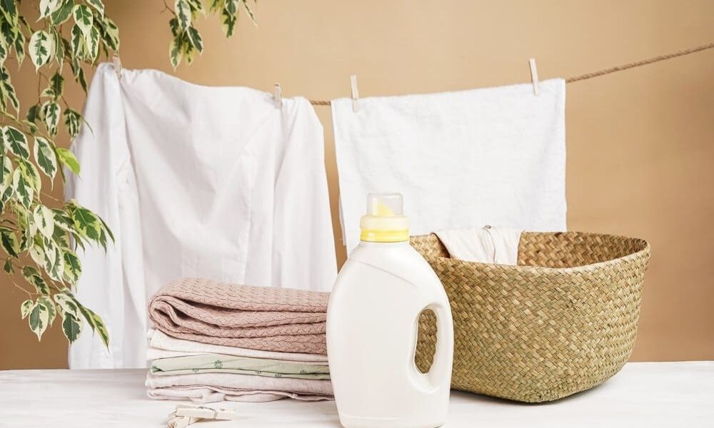 5 Reasons You Have White Residue on Your Clean Clothes